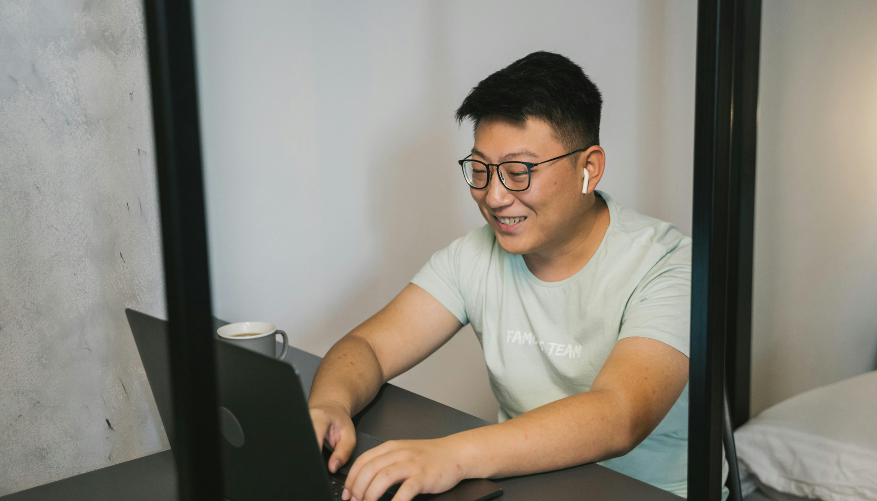 Etiquette That Gets You Hired Remotely